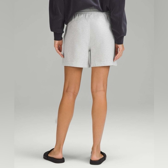 Lululemon Scuba High-Rise Short 5" | Heathered Core Ultra Light Grey | NEW/NWOT! - Picture 4 of 9